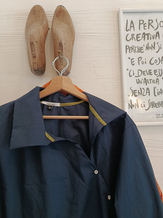 Camicia in lino con bottoni laterali- asimmetrica