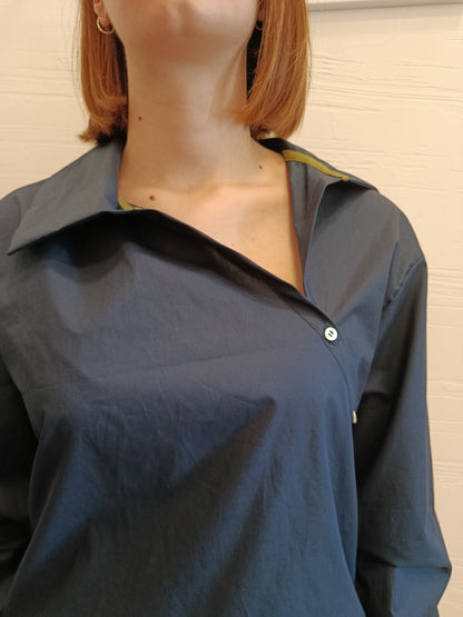 Camicia in lino con bottoni laterali- asimmetrica
