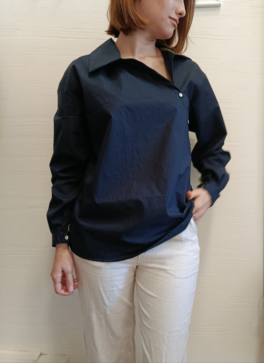Camicia in lino con bottoni laterali- asimmetrica