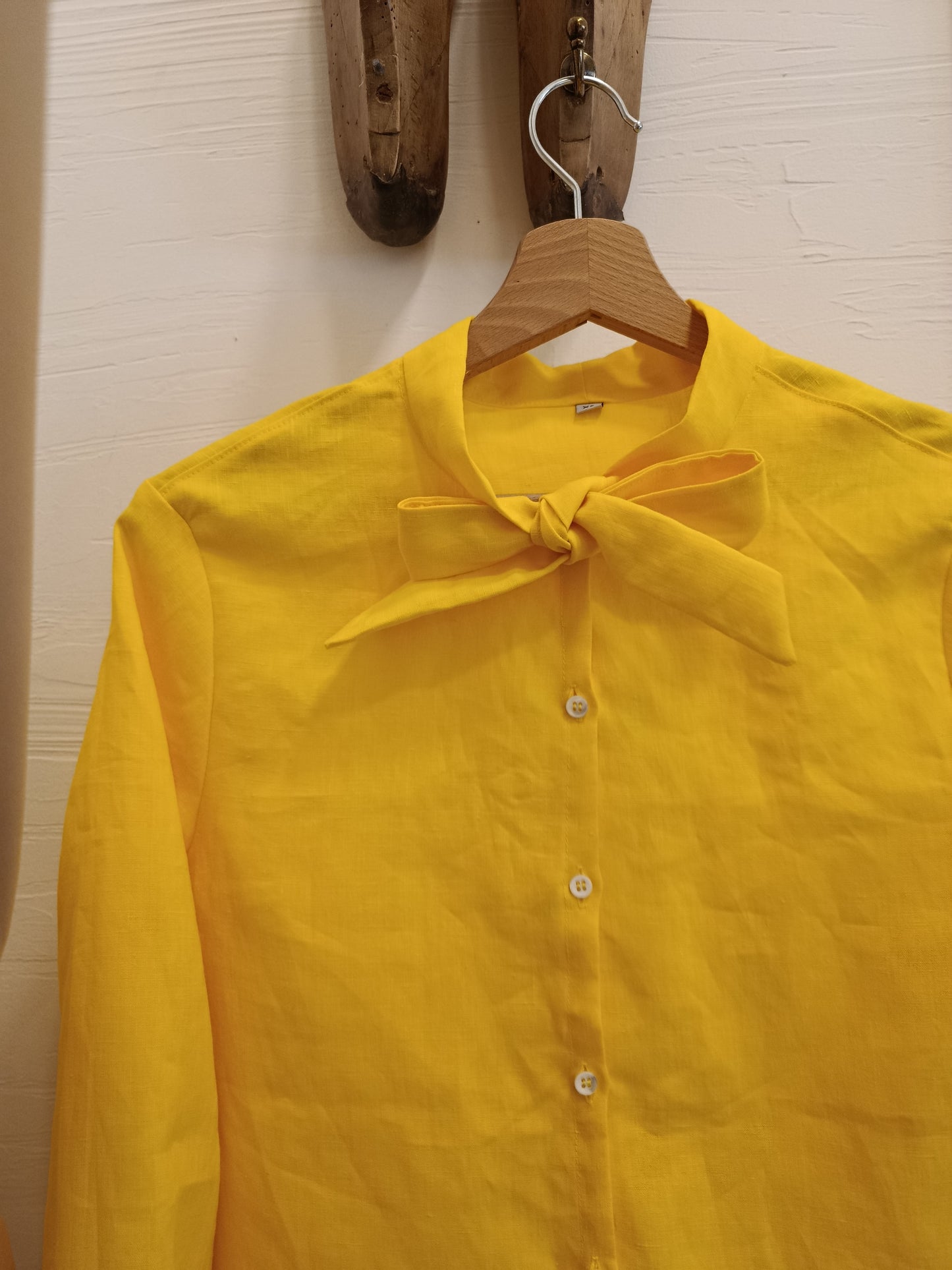 Camicia in lino collo fiocco - basic