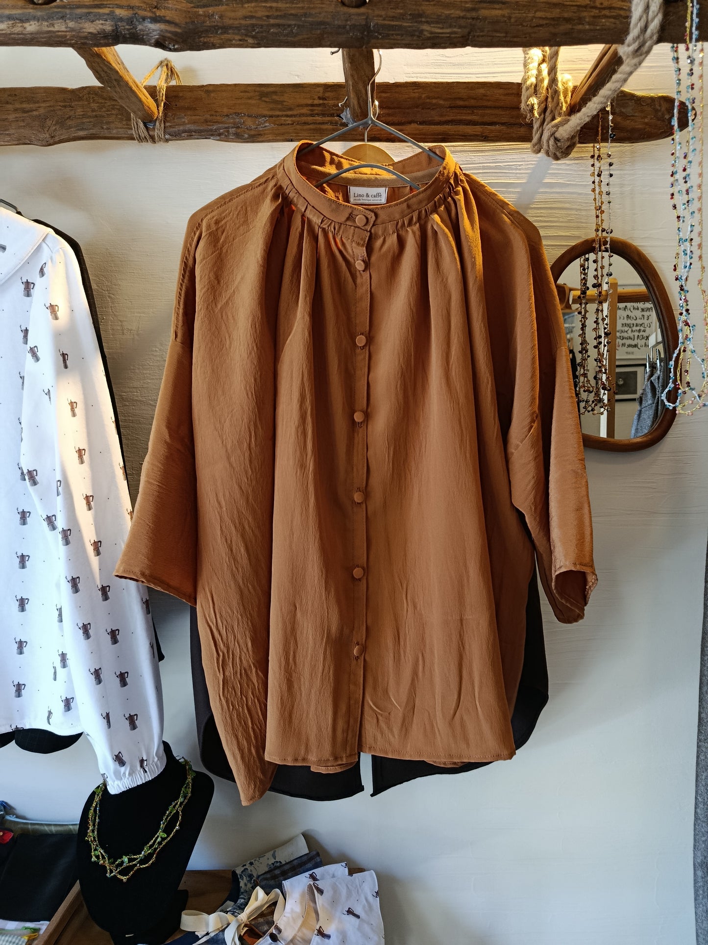 Camicia oversize in seta biscotto