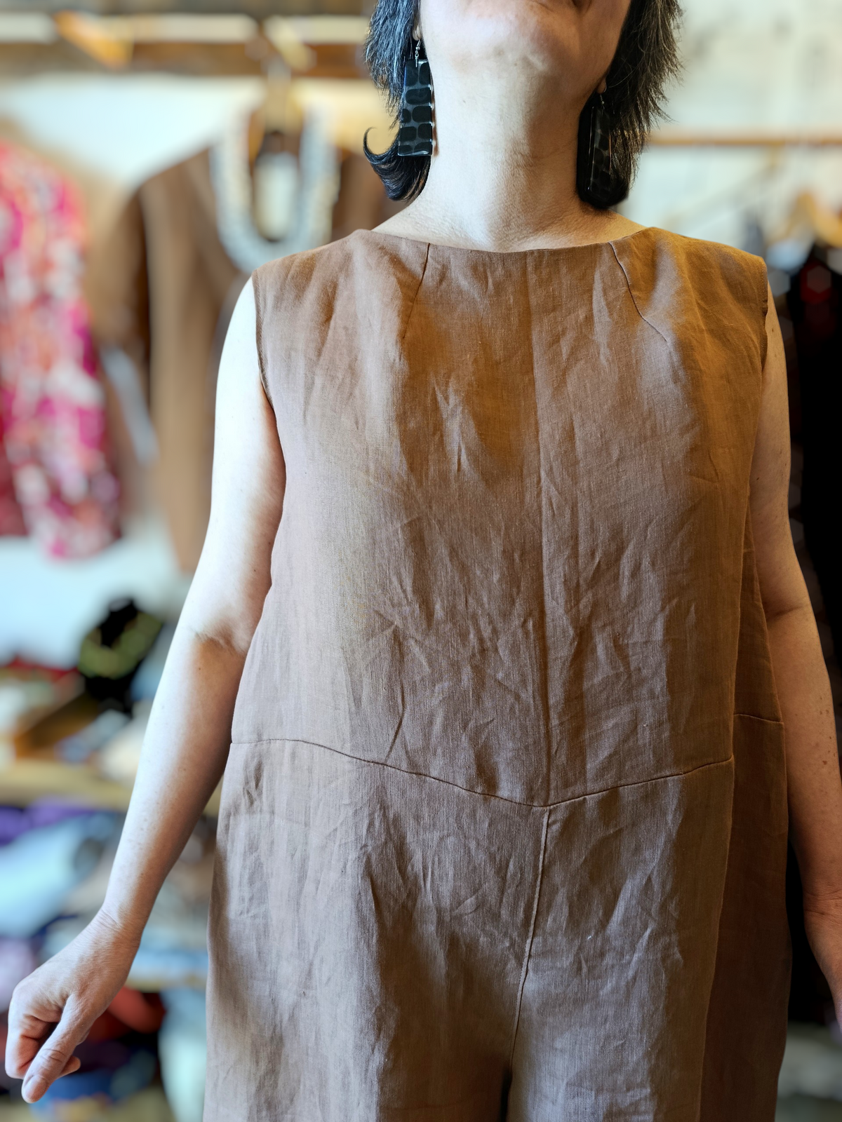Wide, sleeveless linen jumpsuit - Essenza