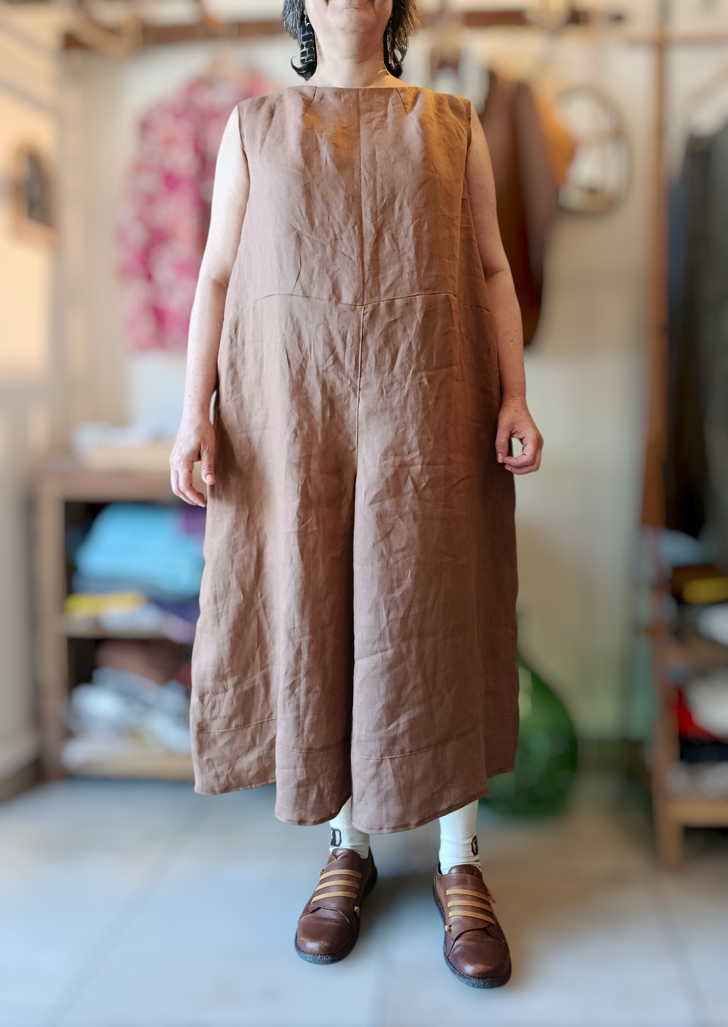 Wide, sleeveless linen jumpsuit - Essenza