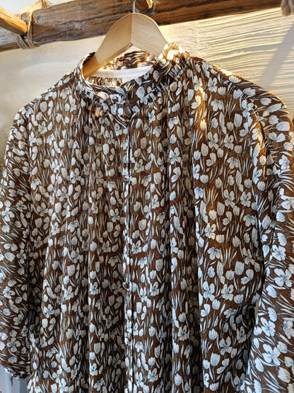 Camicia oversize in seta a fiorellini marrone bruciato
