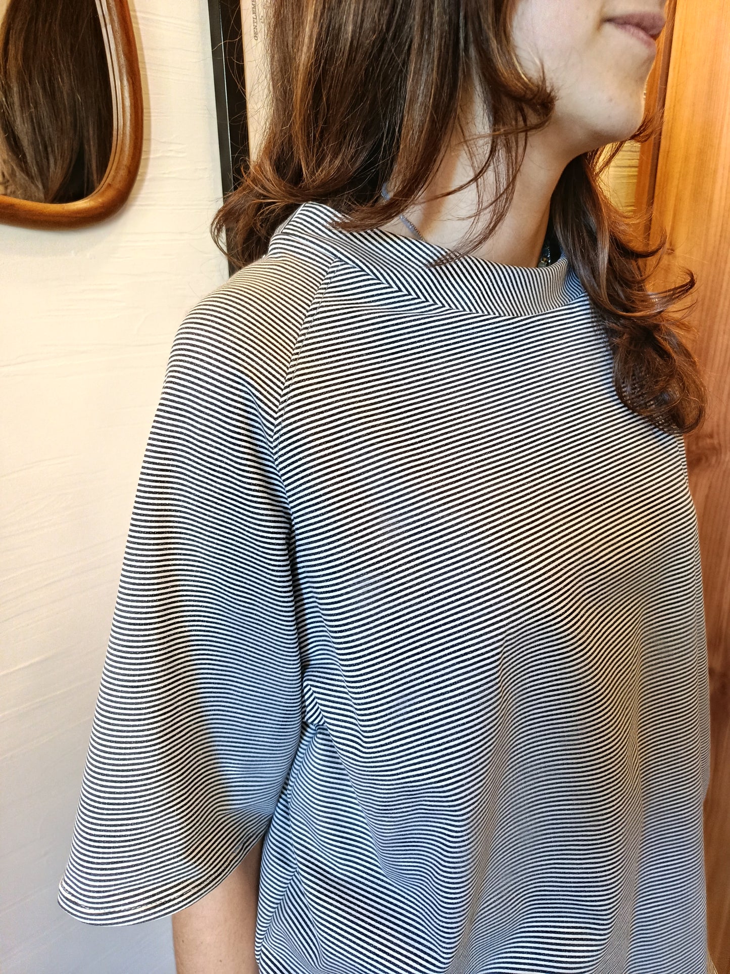 T-shirt in cotone a righe bianco nere
