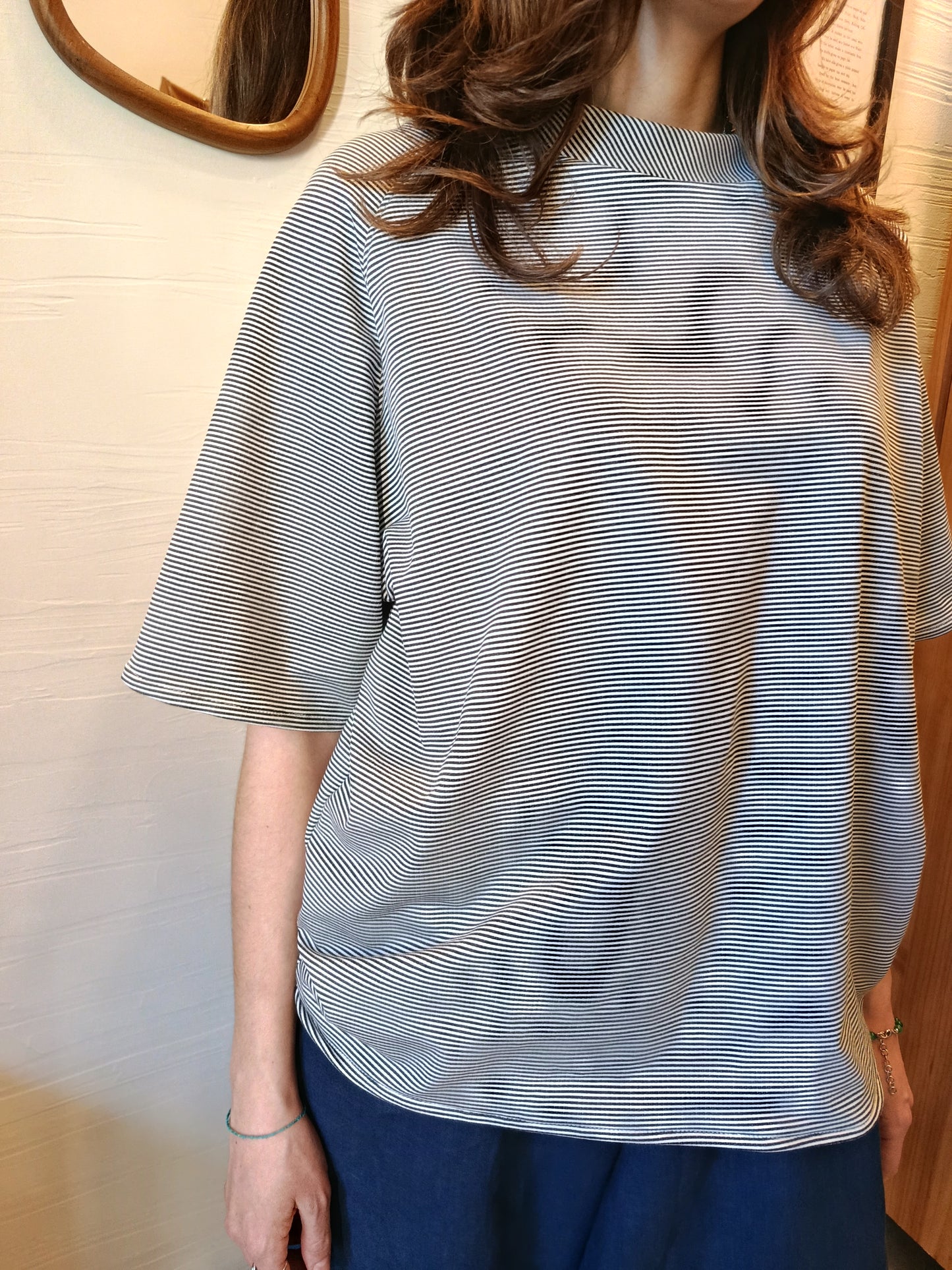 T-shirt in cotone a righe bianco nere